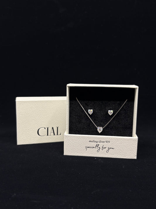 Queen of Hearts - Moissanite Set